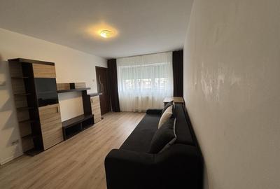 Garsonieră decomandată în Malu Roșu