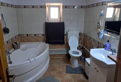 Casă cu 5 camere cu Teren 778 Mp în Palazu Mare - 10