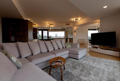 Apartament cu 4 camere decomandat în Herăstrău