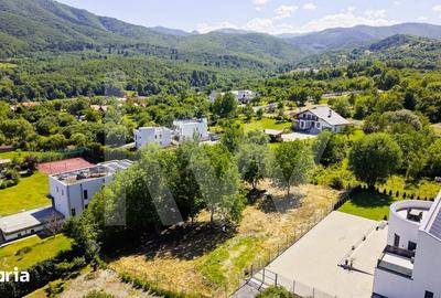 Teren de 1340 mp, în Central - 16