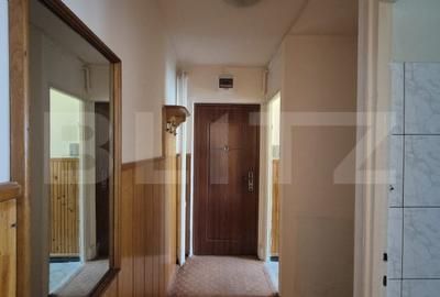 Apartament cu 2 camere nedecomandat, mobilat în 7 Noiembrie