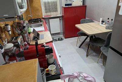 Apartament cu 3 camere semidecomandat în Craiovița Nouă - 2