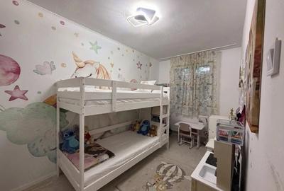 Apartament cu 3 camere semidecomandat în Central