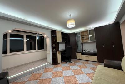Apartament cu 2 camere decomandat în Runcu