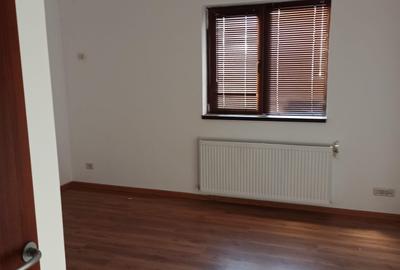 Casă cu 4 camere în Domnești - 3
