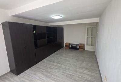 Garsonieră decomandată în Ampoi 1 - 3