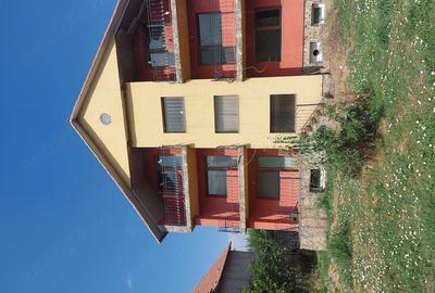 Casă cu Teren 1000 Mp în Zimandcuz - 2