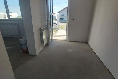 Casă cu 4 camere cu Teren 500 Mp în Central - 1