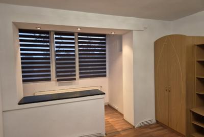 Apartament cu 2 camere decomandat în Triaj - 4