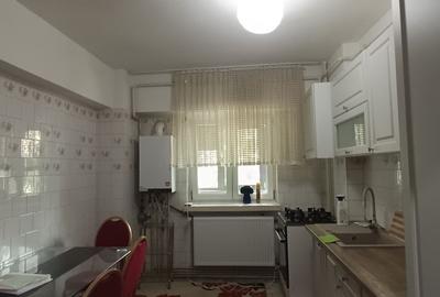 Apartament cu 2 camere decomandat în Calea București