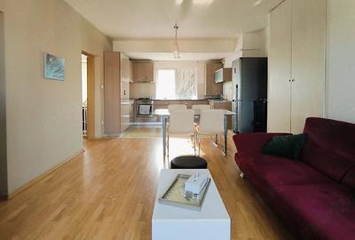 Apartament cu 3 camere semidecomandat în Central - 1