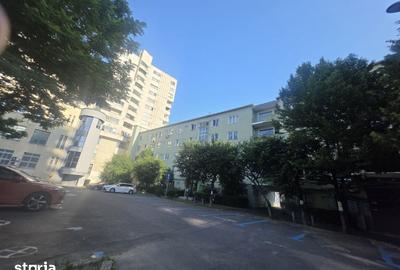 Apartament cu 2 camere decomandat în Tractorul - 2