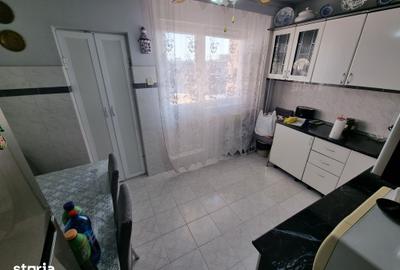 Apartament cu 3 camere în Capitol