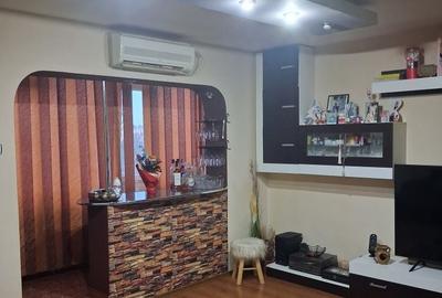 Apartament cu 4 camere decomandat în Central