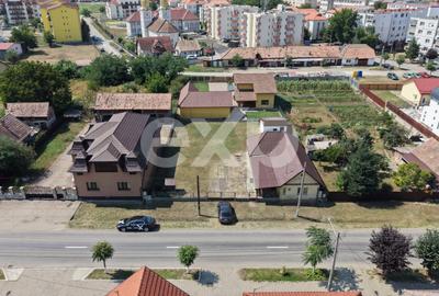 Casă individuală cu 3 camere cu Canalizare în Iernut