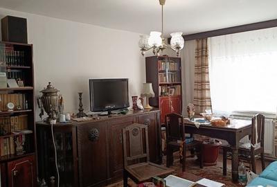 Apartament cu 2 camere decomandat în Sărari