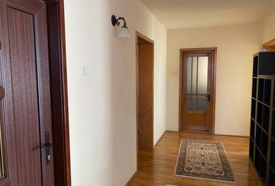 Casă cu 4 camere cu Teren 120 Mp în Est