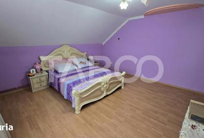 Casă cu 4 camere cu Teren 159 Mp în Roșia
