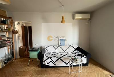 Apartament cu 2 camere semidecomandat, mobilat în Universitate