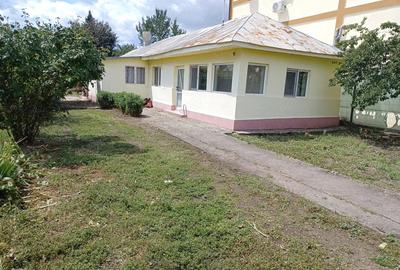 Casă cu 3 camere cu Teren 600 Mp în Bărcănești - 1