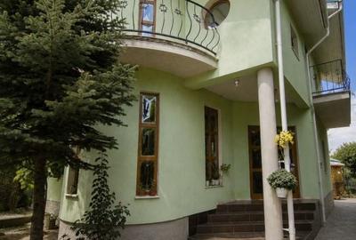 Casă cu 7 camere cu Teren 527 Mp în Valea Rosie