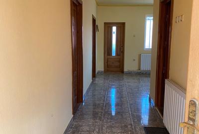 Casă individuală cu 6 camere cu Canalizare în Marghita - 8