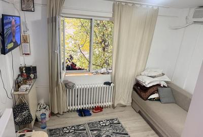 Garsonieră decomandată în Nicolina