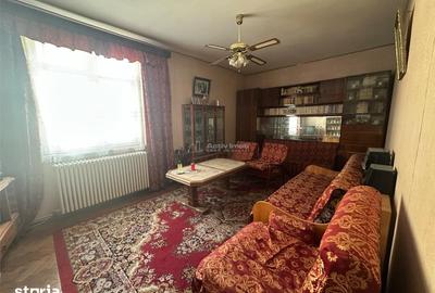 Apartament cu 3 camere decomandat în Luncă