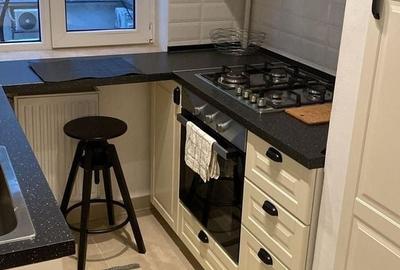 Apartament cu 2 camere semidecomandat, mobilat în Romană