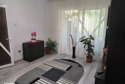 Apartament cu 3 camere semidecomandat în Vest