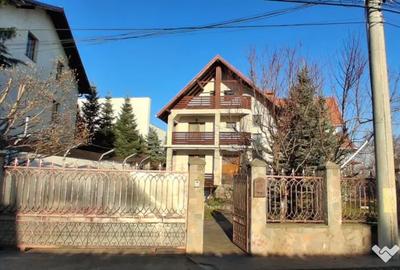 Casă cu 5 camere cu Teren 698 Mp în Albert