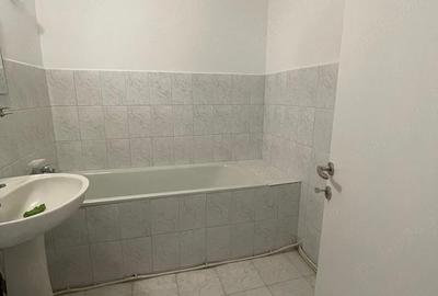 Apartament cu 3 camere decomandat în Central - 1