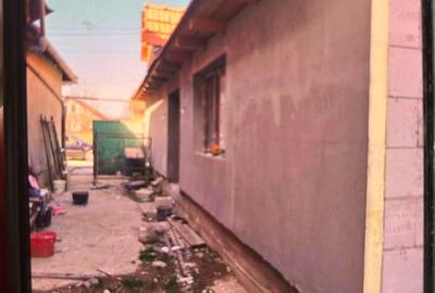 Casă cu Teren 72 Mp în Central