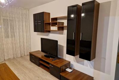 Apartament cu 3 camere decomandat, mobilat în Doamna Ghica