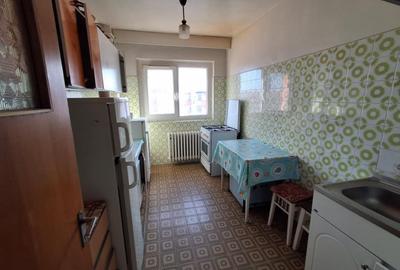 Apartament cu 3 camere semidecomandat în Tei - 9
