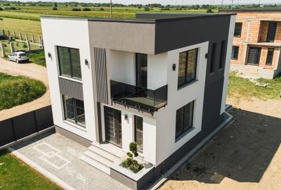 Casă cu 4 camere în Central