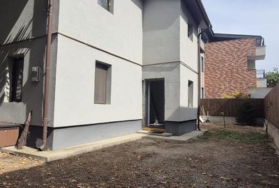 Casă individuală cu 3 camere cu Teren 200 Mp în Lacul Tei