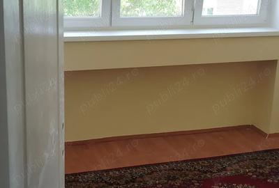 Apartament cu 3 camere semidecomandat în Carei - 2