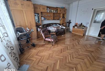 Casă cu 3 camere cu Teren 578 Mp în Central