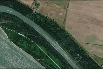 Teren de 15000 mp, în Sud
