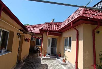 Casă individuală cu 4 camere cu Teren 276 Mp în Central - 1