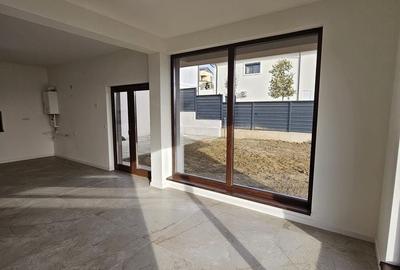 Casă cu 4 camere cu Teren 390 Mp în Central
