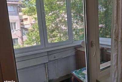 Garsonieră decomandată în Tudor