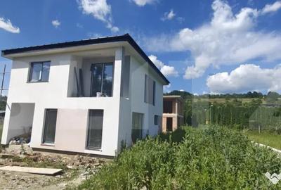 Casă cu 4 camere cu Teren 350 Mp în Central - 11