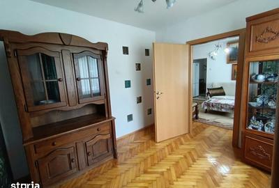 Apartament cu 4 camere în Săsar