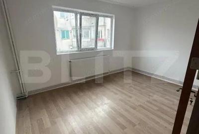 Apartament cu 2 camere semidecomandat în Micro 11