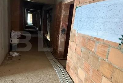 Apartament cu 3 camere decomandat în Tractorul