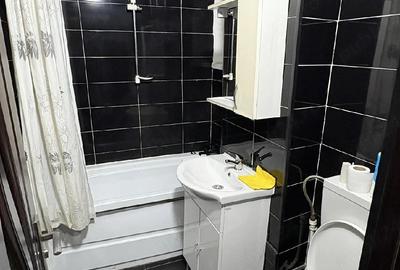 Apartament cu 3 camere decomandat în Petros