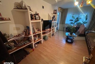 Apartament cu 3 camere decomandat în Micro 11