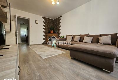 Apartament cu 3 camere decomandat în Micro 11